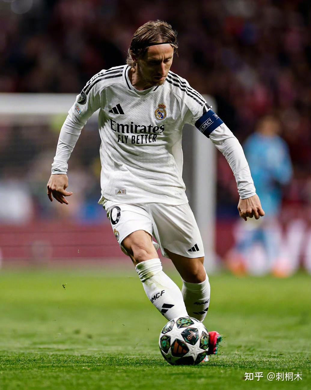 世界杯震撼一幕：孙颖莎让分全场掌声，赛场对手忍不住竖大拇指