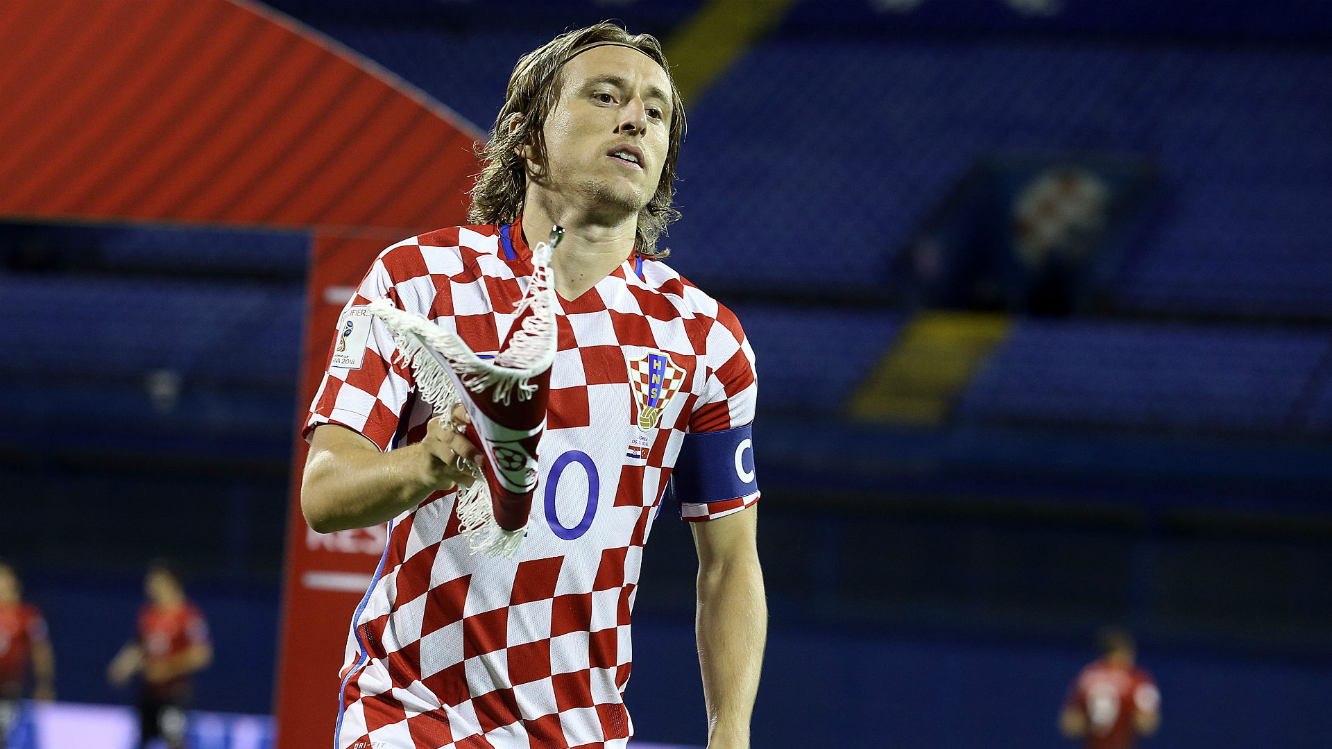 媒体人：阿奇姆彭很职业、不惹事，配得上在中超挣得每一分钱